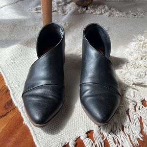 Universal Thread Goods - Black Loafers